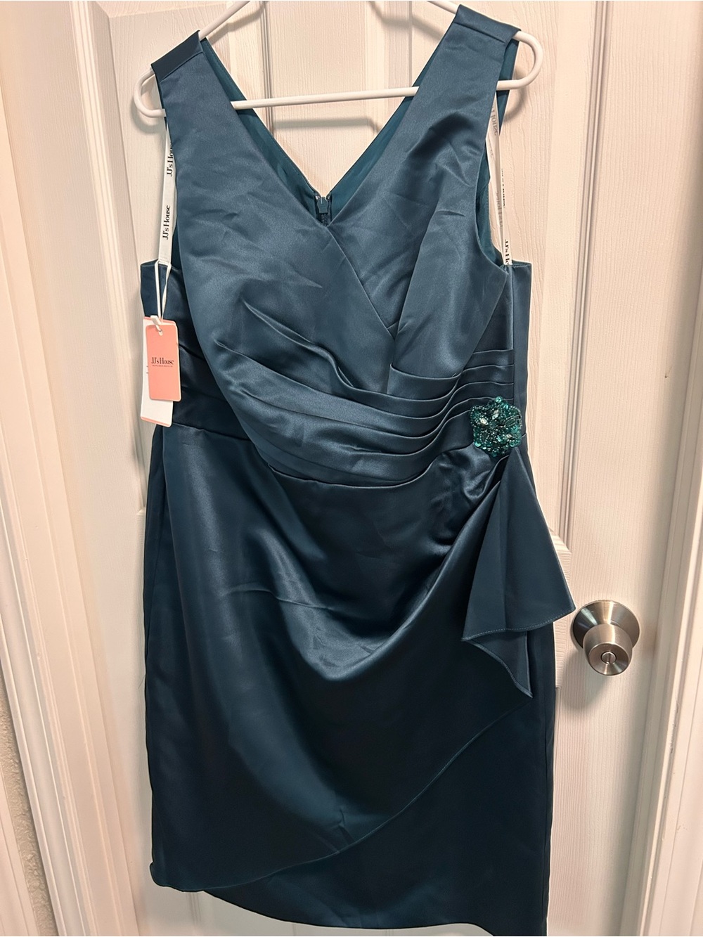 JJ’s House Sleeveless Teal Satin V-Neck Cocktail Dress with Embellished Waist